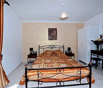 Tataki Hotel 2*