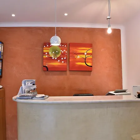 Tataki Hotel Firá