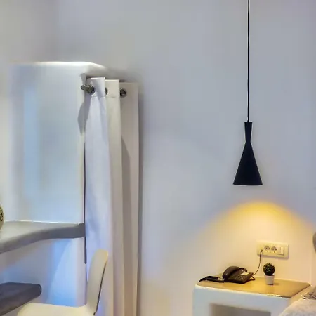 Tataki Hotel Firá